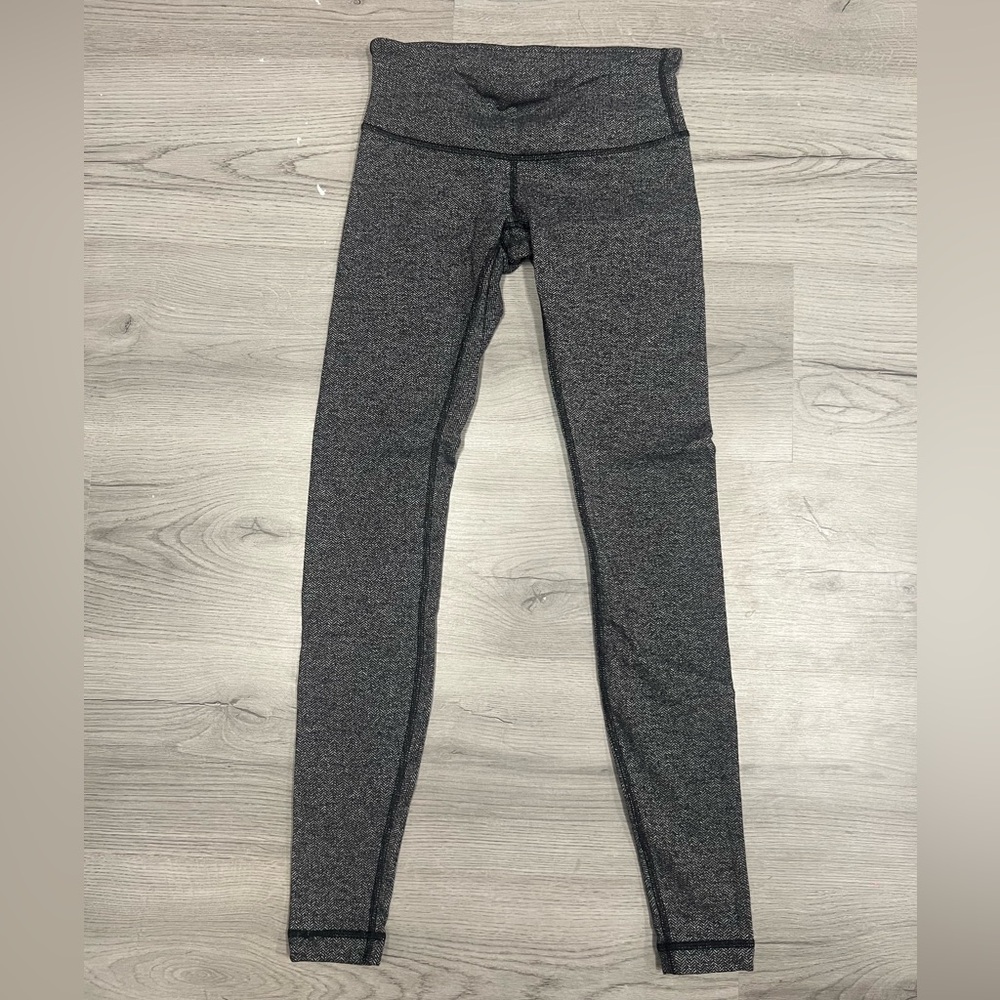 Lululemon leggings size 4